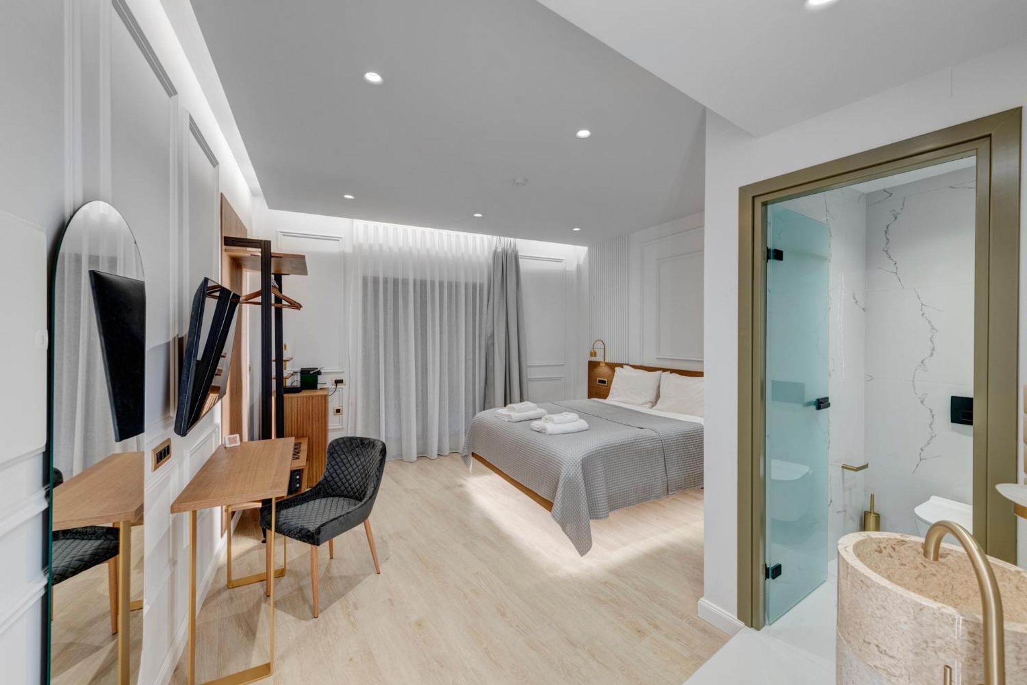 Eclectic Syros Bed & Breakfast แอร์มูโปลี ภายนอก รูปภาพ