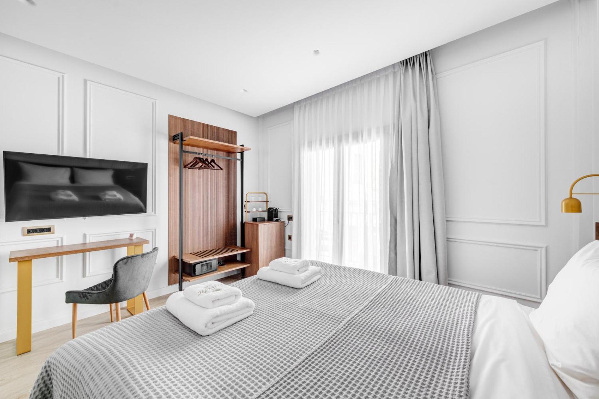 Eclectic Syros Bed & Breakfast แอร์มูโปลี ภายนอก รูปภาพ