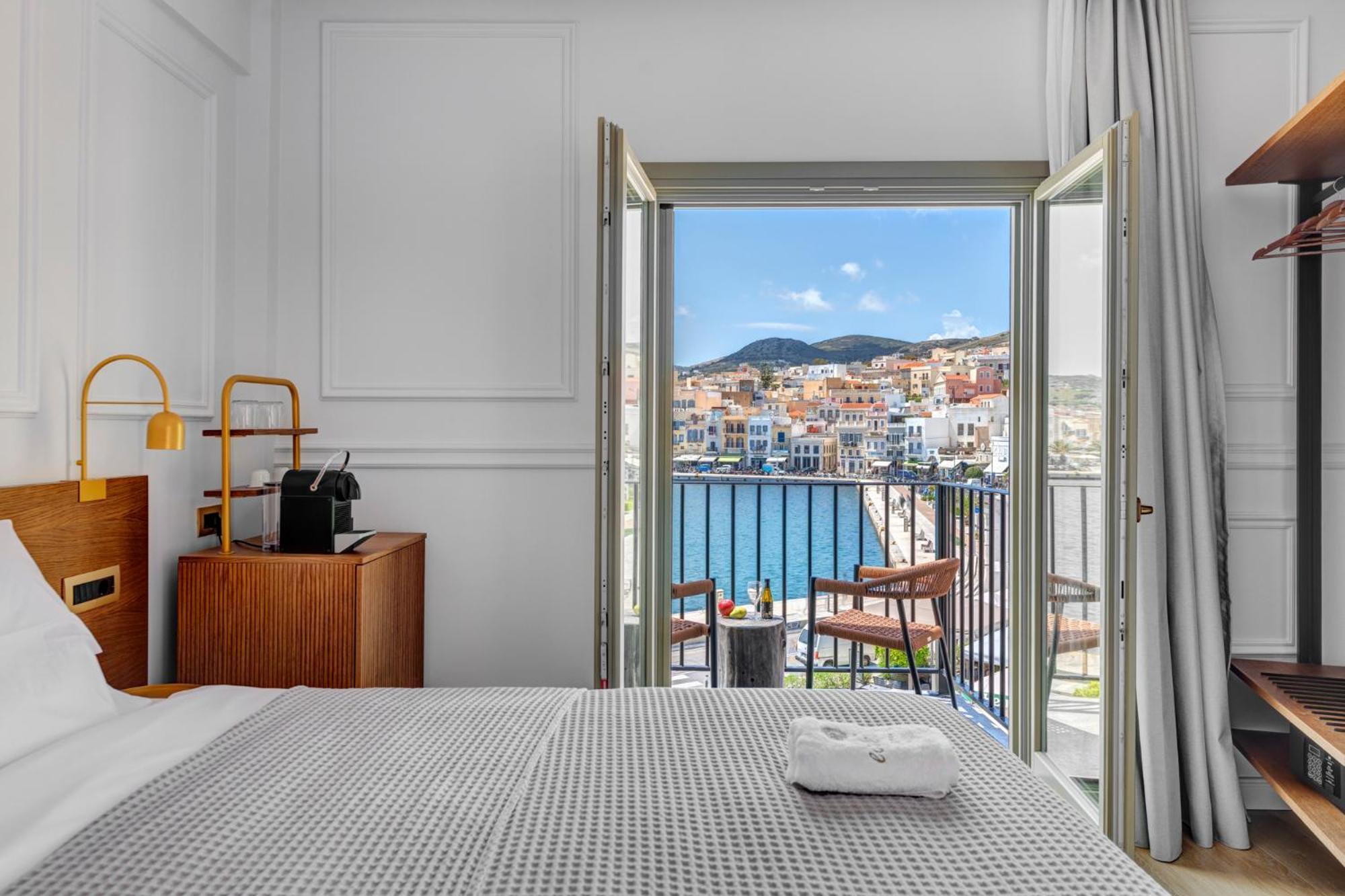 Eclectic Syros Bed & Breakfast แอร์มูโปลี ภายนอก รูปภาพ