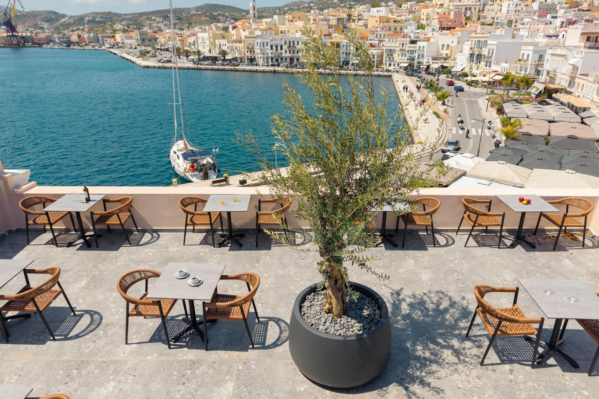 Eclectic Syros Bed & Breakfast แอร์มูโปลี ภายนอก รูปภาพ