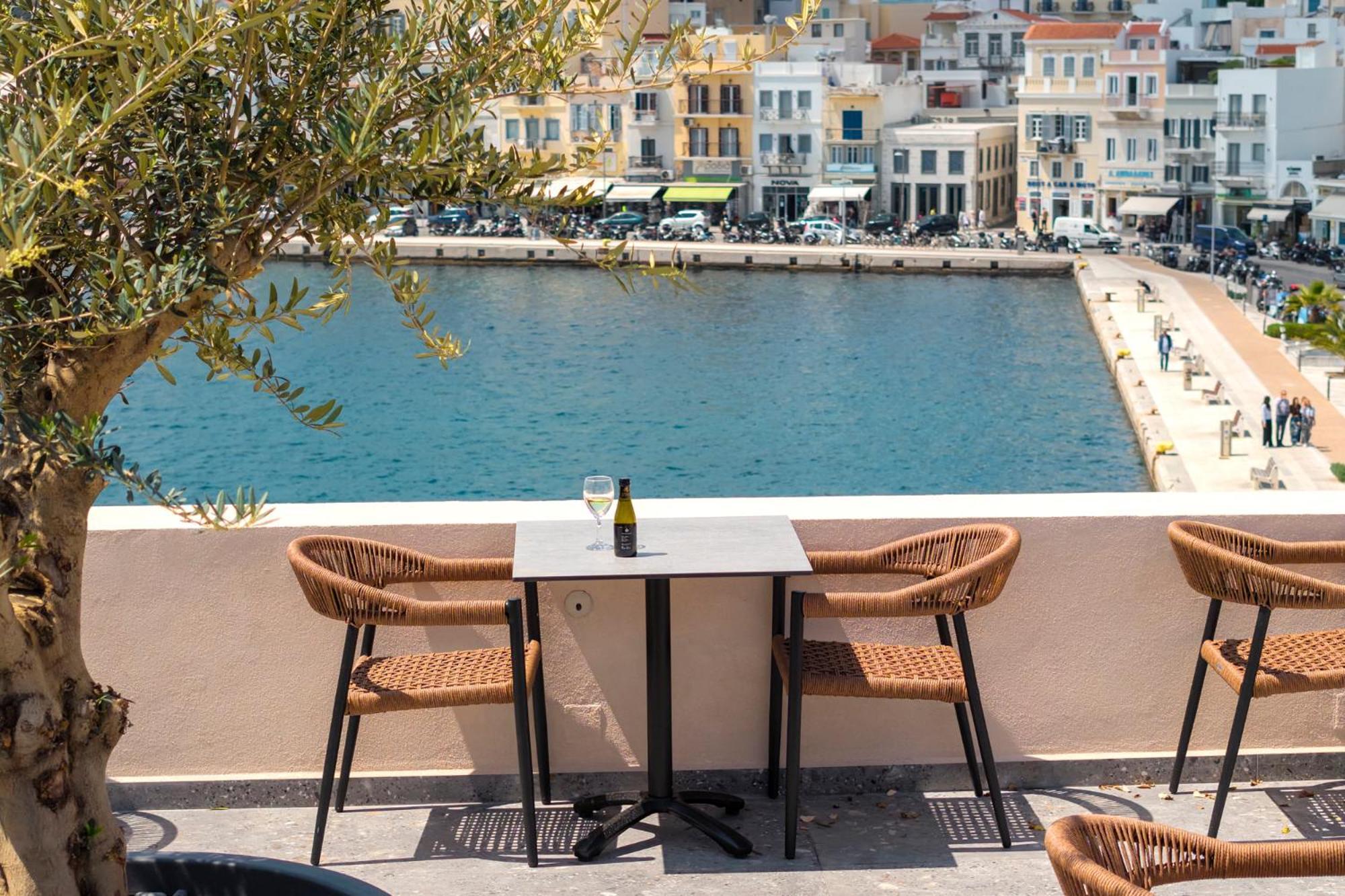 Eclectic Syros Bed & Breakfast แอร์มูโปลี ภายนอก รูปภาพ