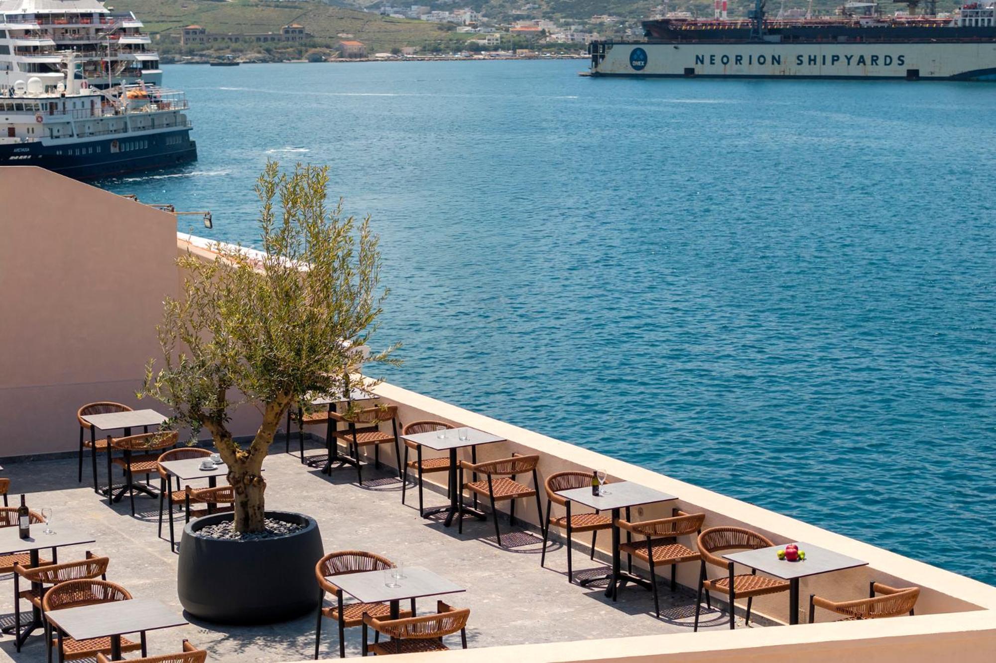Eclectic Syros Bed & Breakfast แอร์มูโปลี ภายนอก รูปภาพ