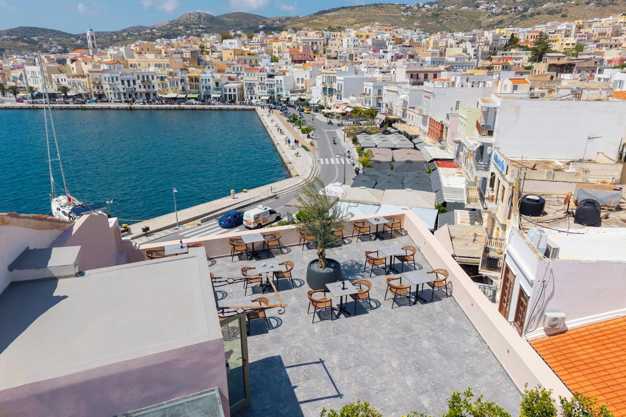Eclectic Syros Bed & Breakfast แอร์มูโปลี ภายนอก รูปภาพ
