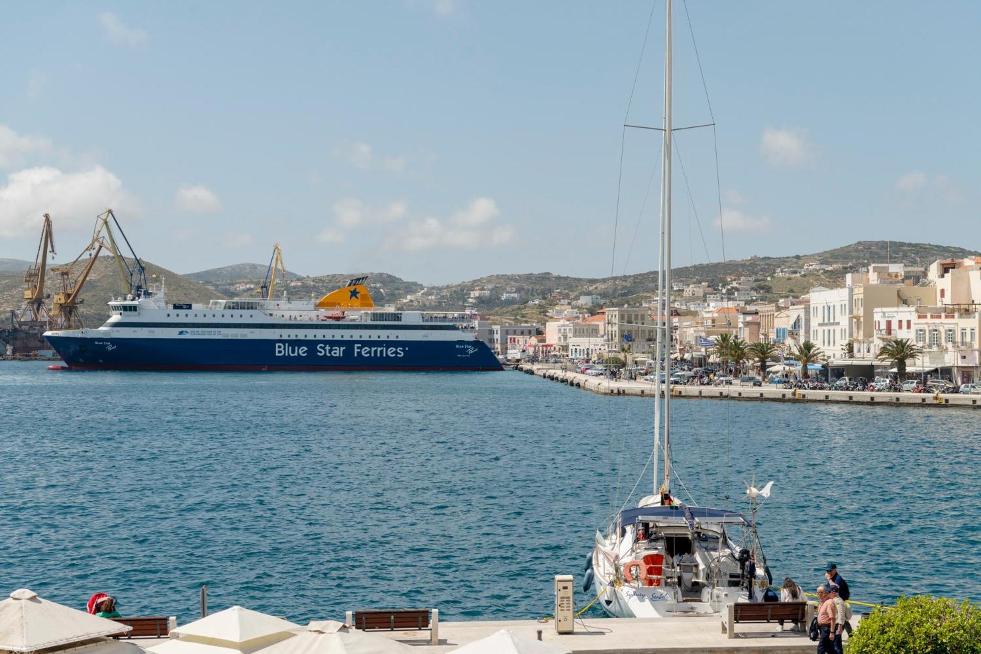 Eclectic Syros Bed & Breakfast แอร์มูโปลี ภายนอก รูปภาพ