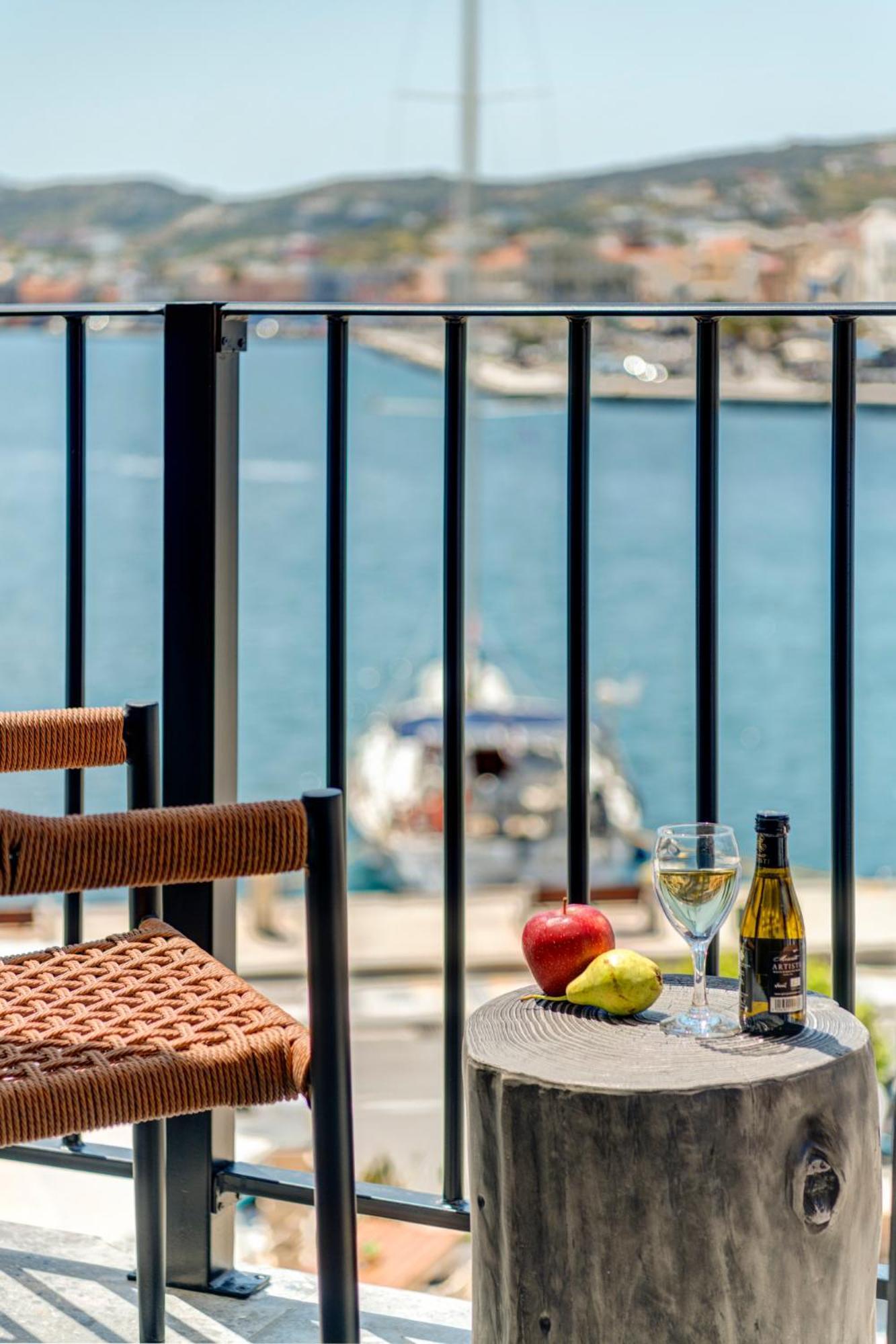 Eclectic Syros Bed & Breakfast แอร์มูโปลี ภายนอก รูปภาพ