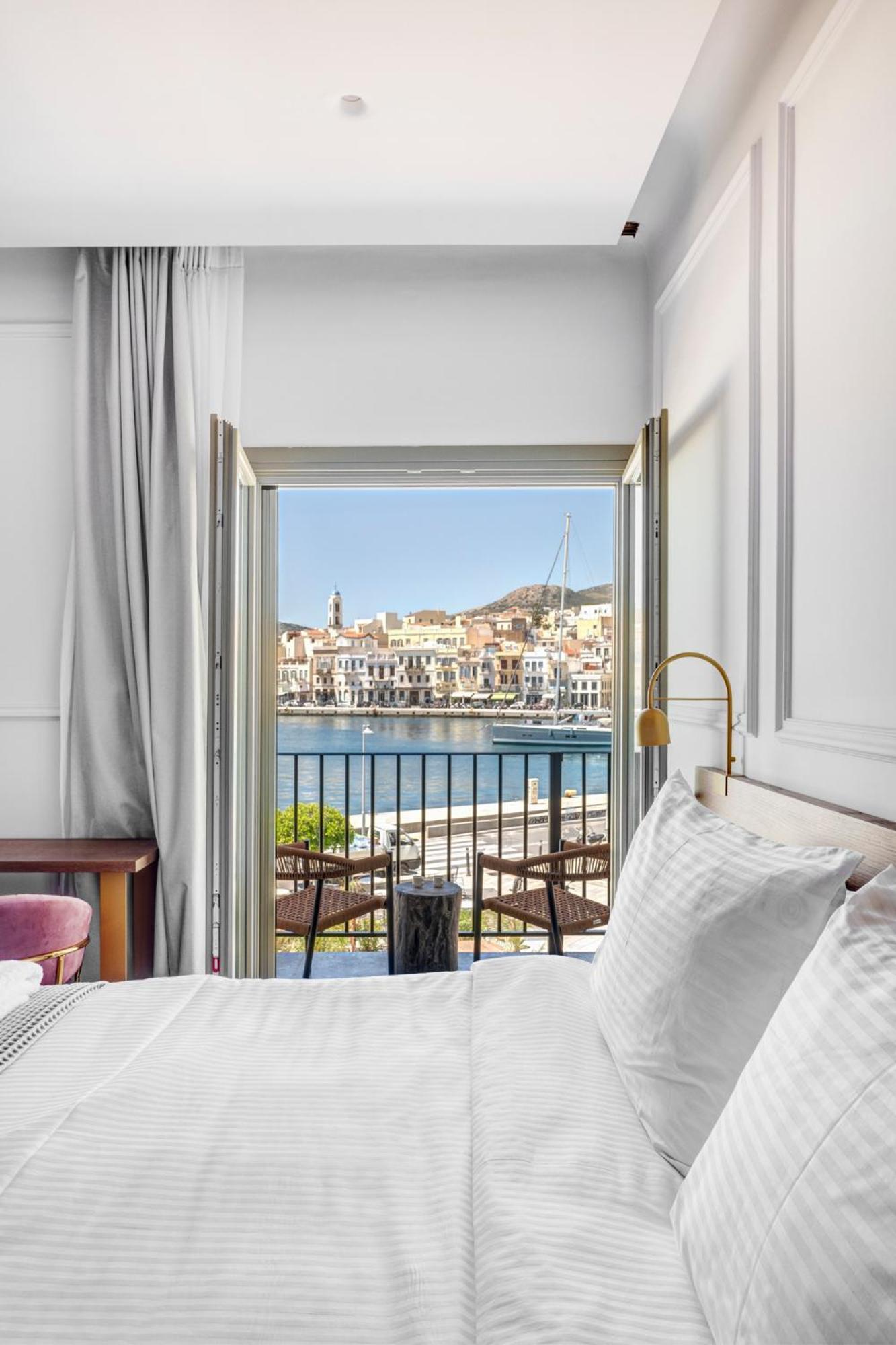 Eclectic Syros Bed & Breakfast แอร์มูโปลี ภายนอก รูปภาพ