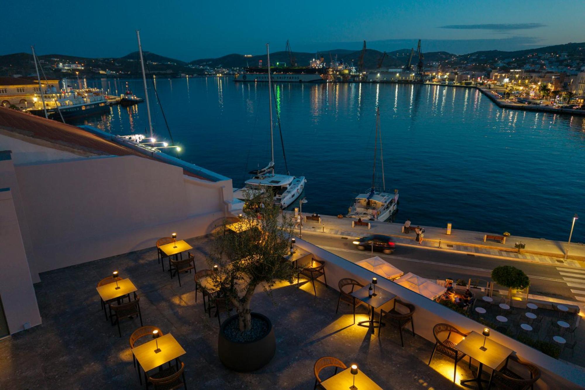 Eclectic Syros Bed & Breakfast แอร์มูโปลี ภายนอก รูปภาพ