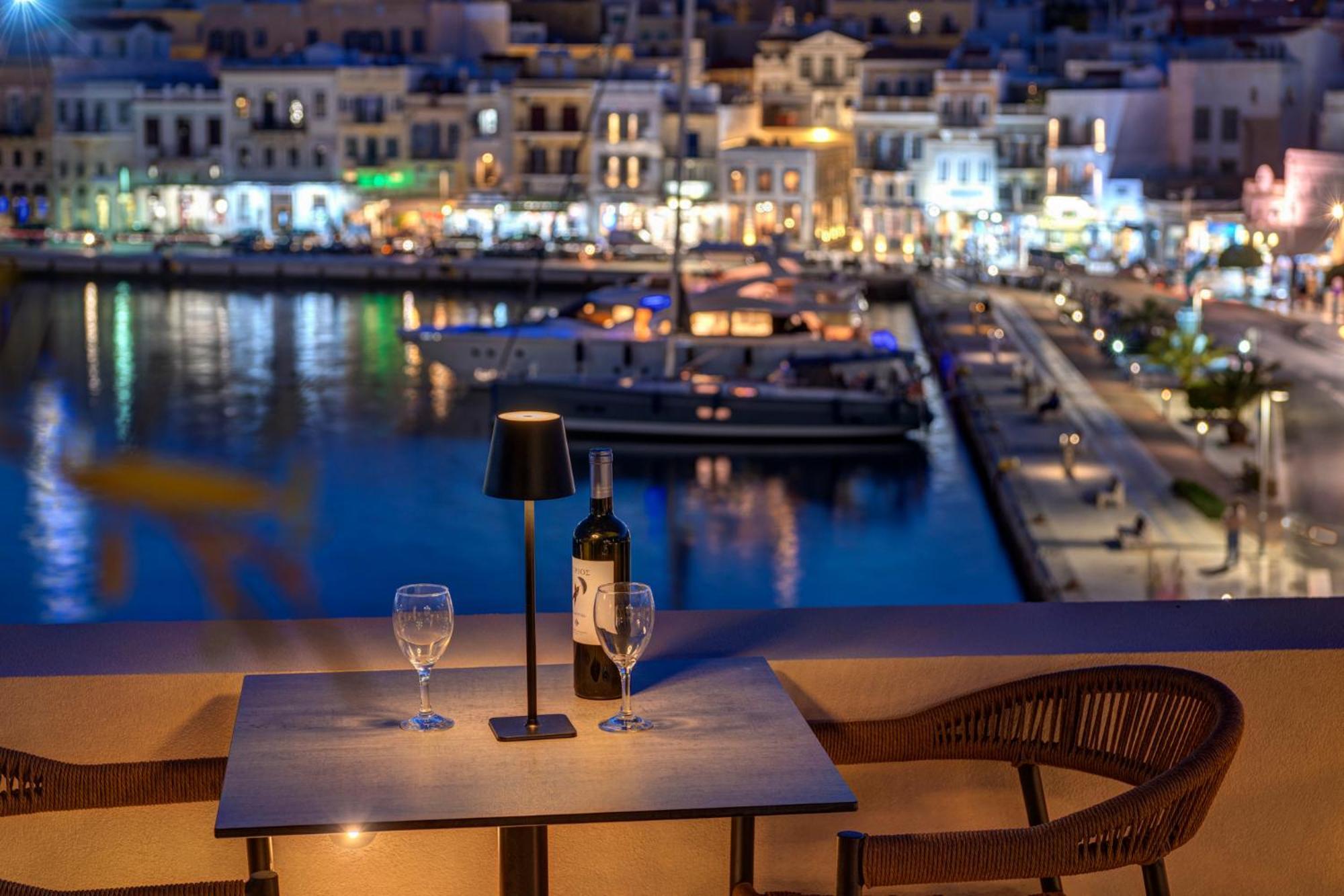 Eclectic Syros Bed & Breakfast แอร์มูโปลี ภายนอก รูปภาพ