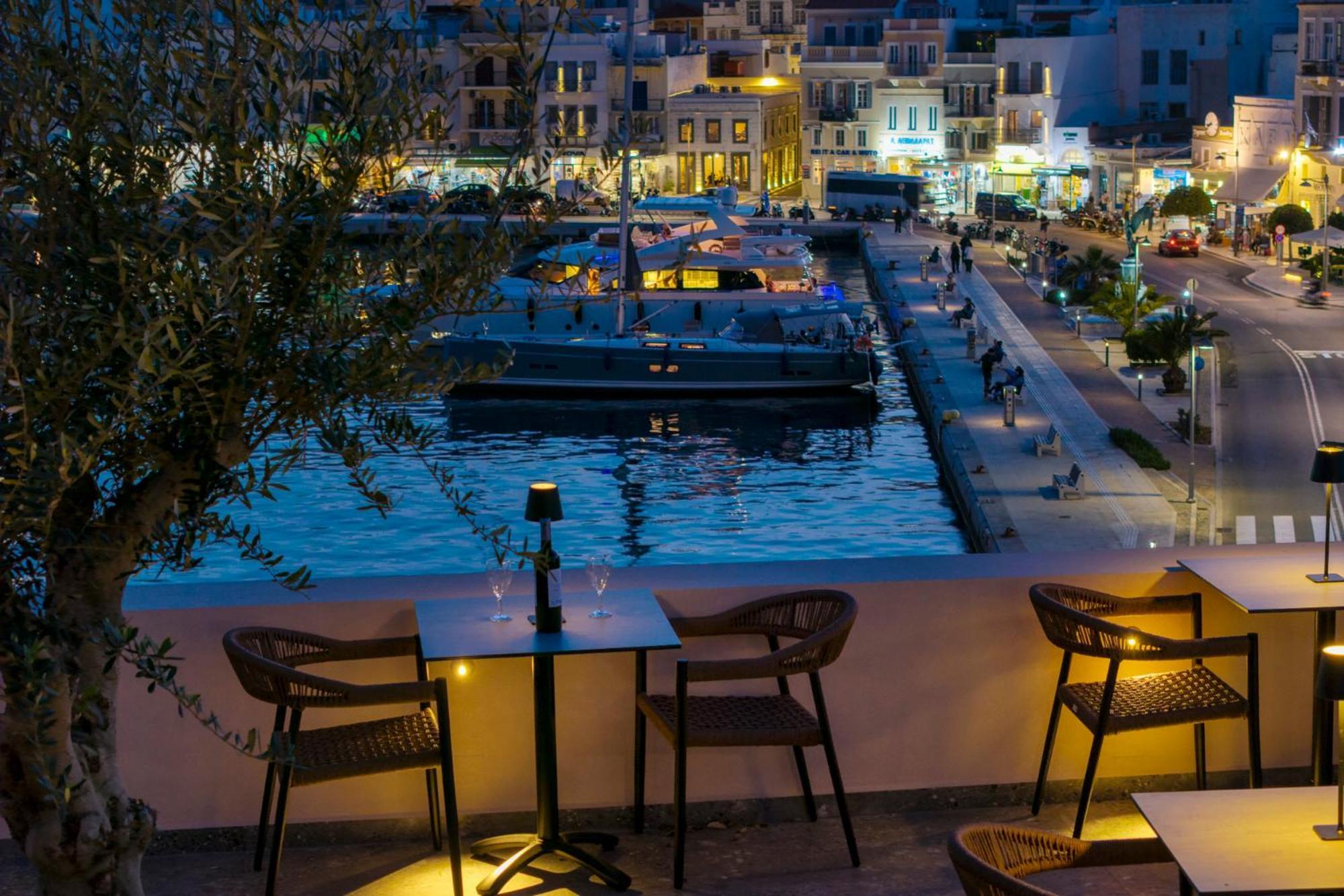 Eclectic Syros Bed & Breakfast แอร์มูโปลี ภายนอก รูปภาพ