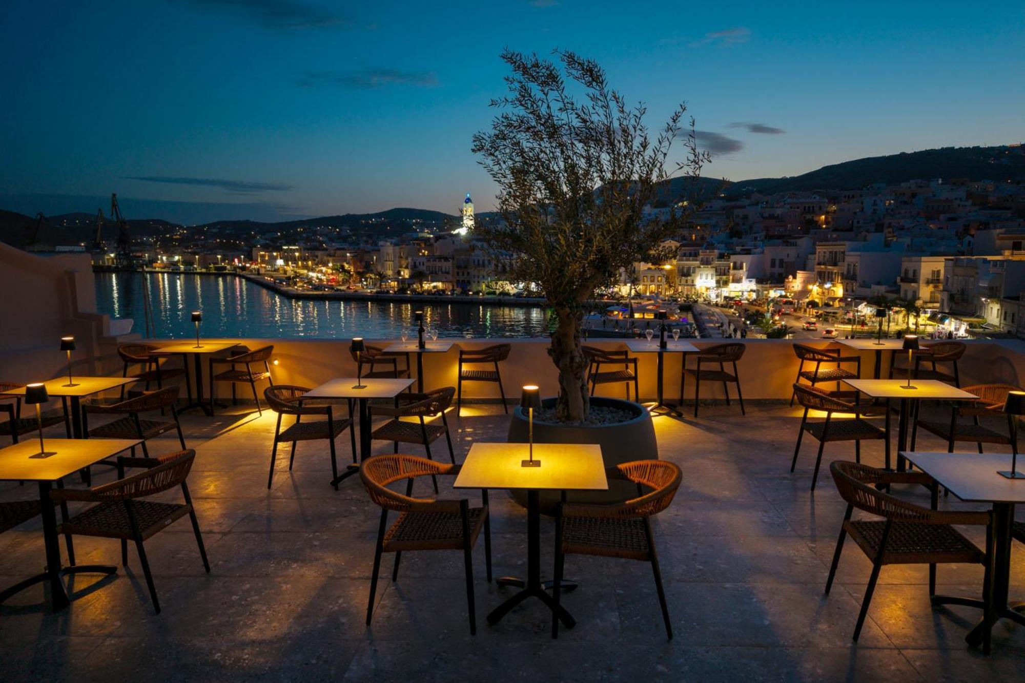 Eclectic Syros Bed & Breakfast แอร์มูโปลี ภายนอก รูปภาพ