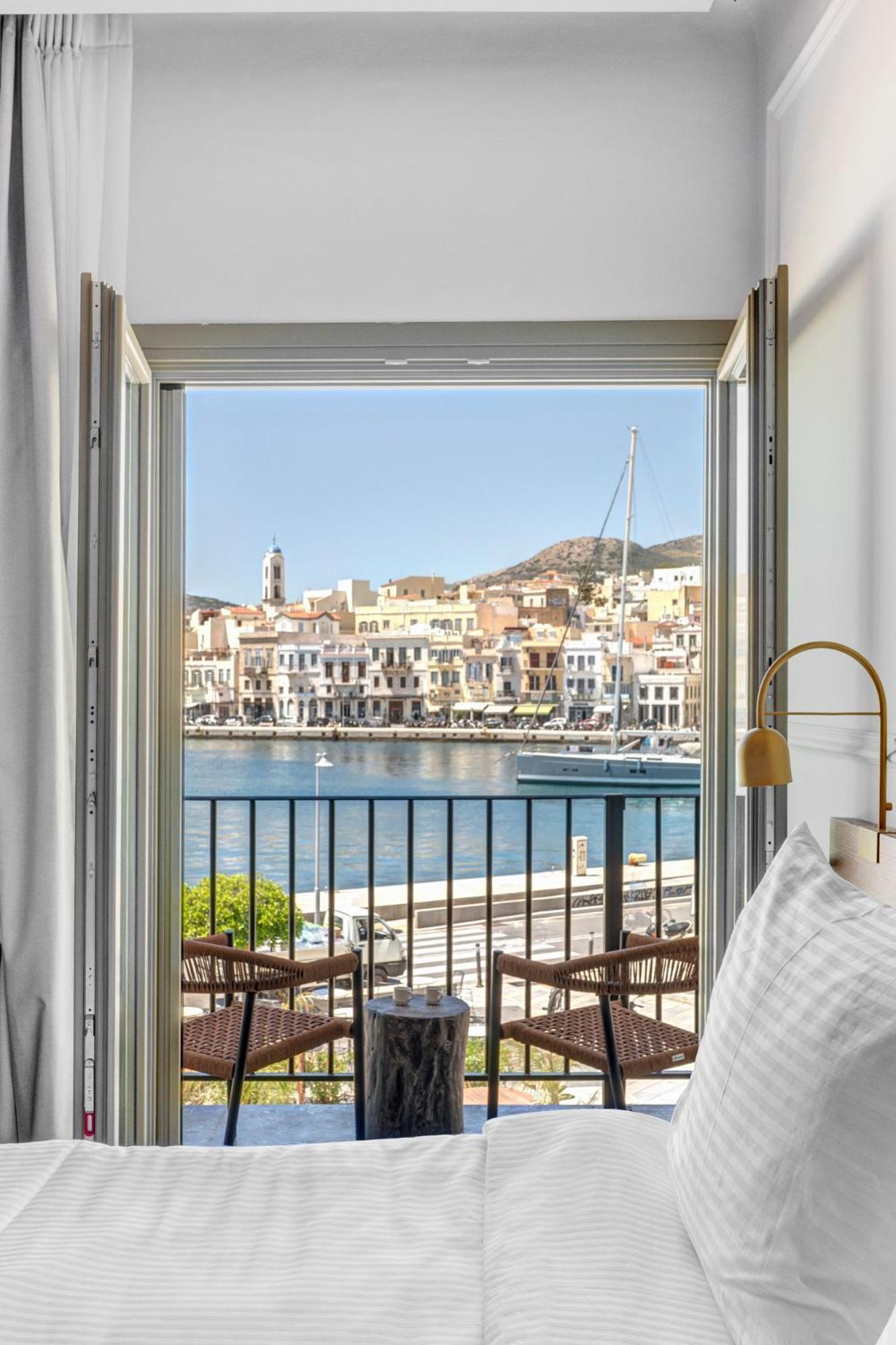 Eclectic Syros Bed & Breakfast แอร์มูโปลี ภายนอก รูปภาพ