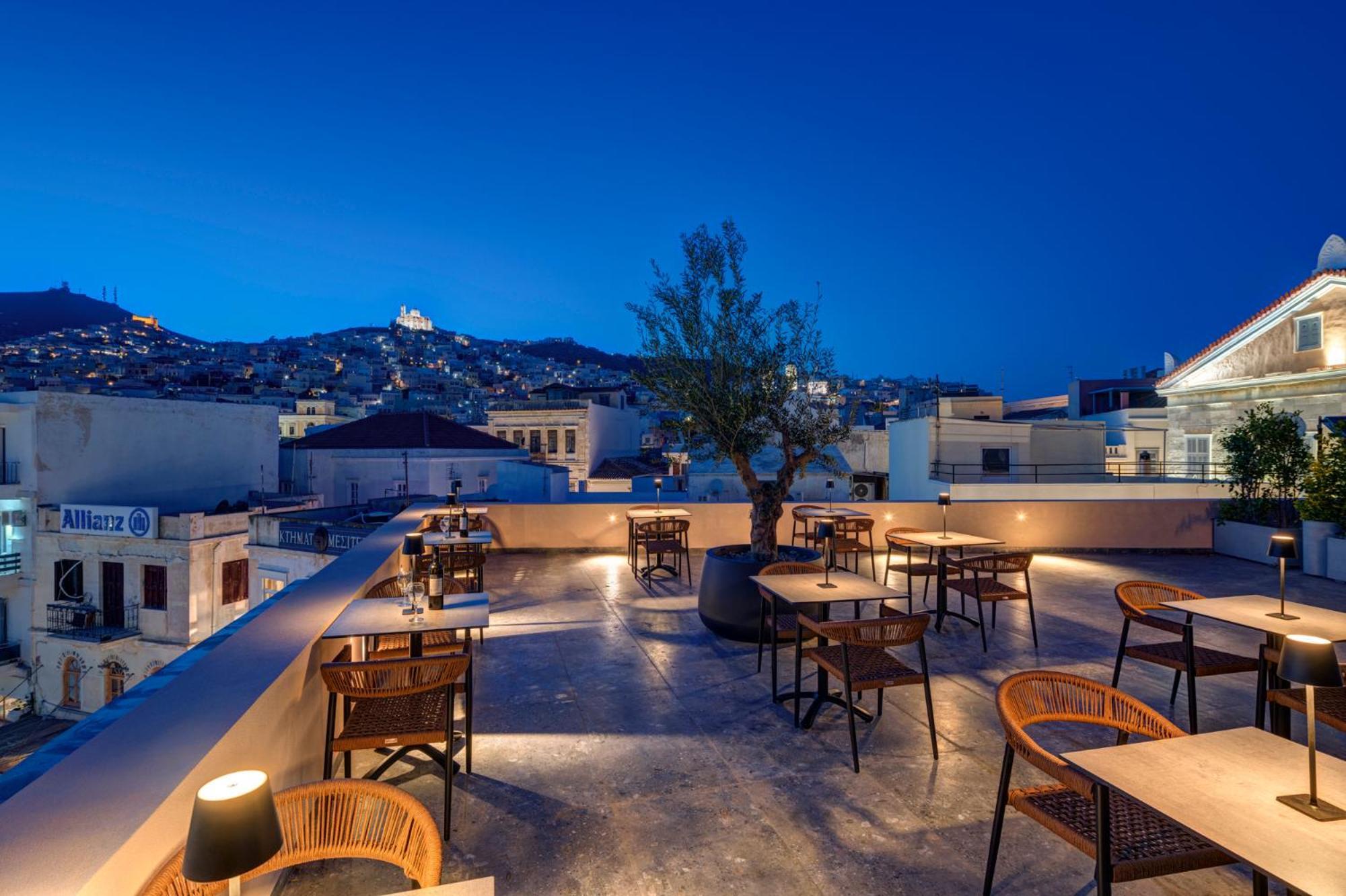 Eclectic Syros Bed & Breakfast แอร์มูโปลี ภายนอก รูปภาพ